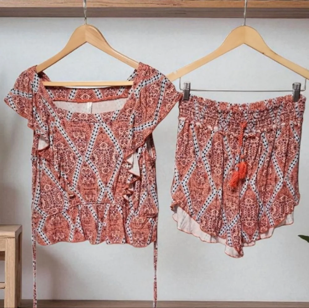 ANTHROPOLOGIE Smocked Short Set M Loungewear Pajamas Top High Waist Sleep Shorts - Picture 3 of 16